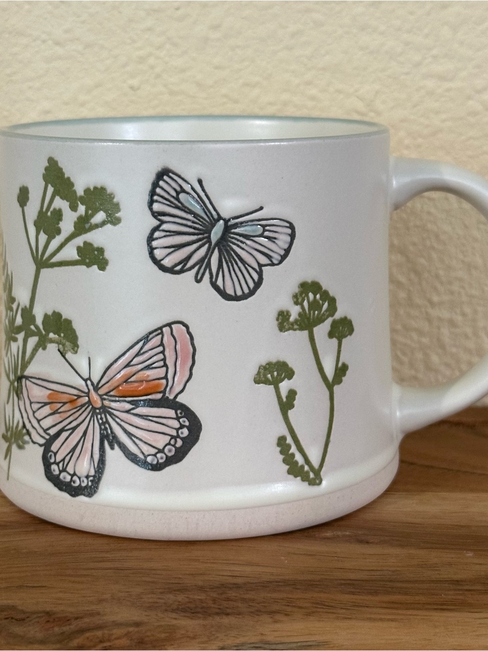 Spectrum Designz “Chandler Moth” Ceramic Coffee Tea Mug 17 OZ New